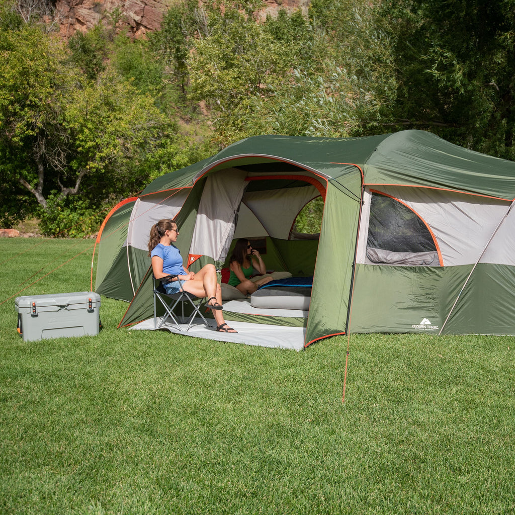 18-Person Cabin Tent with 3 Covered Entrances L774