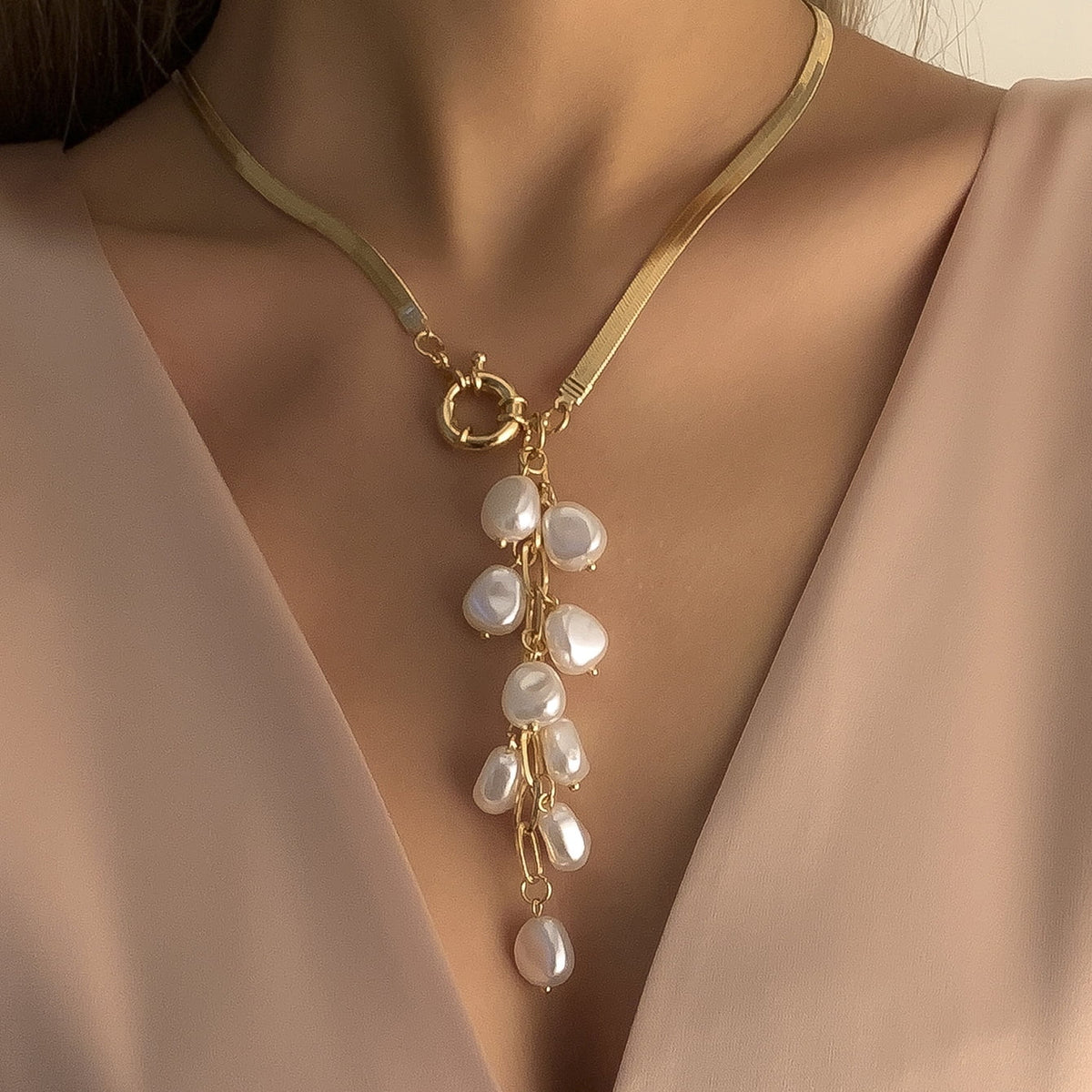 Faux Pearl Pendant Necklace F7940