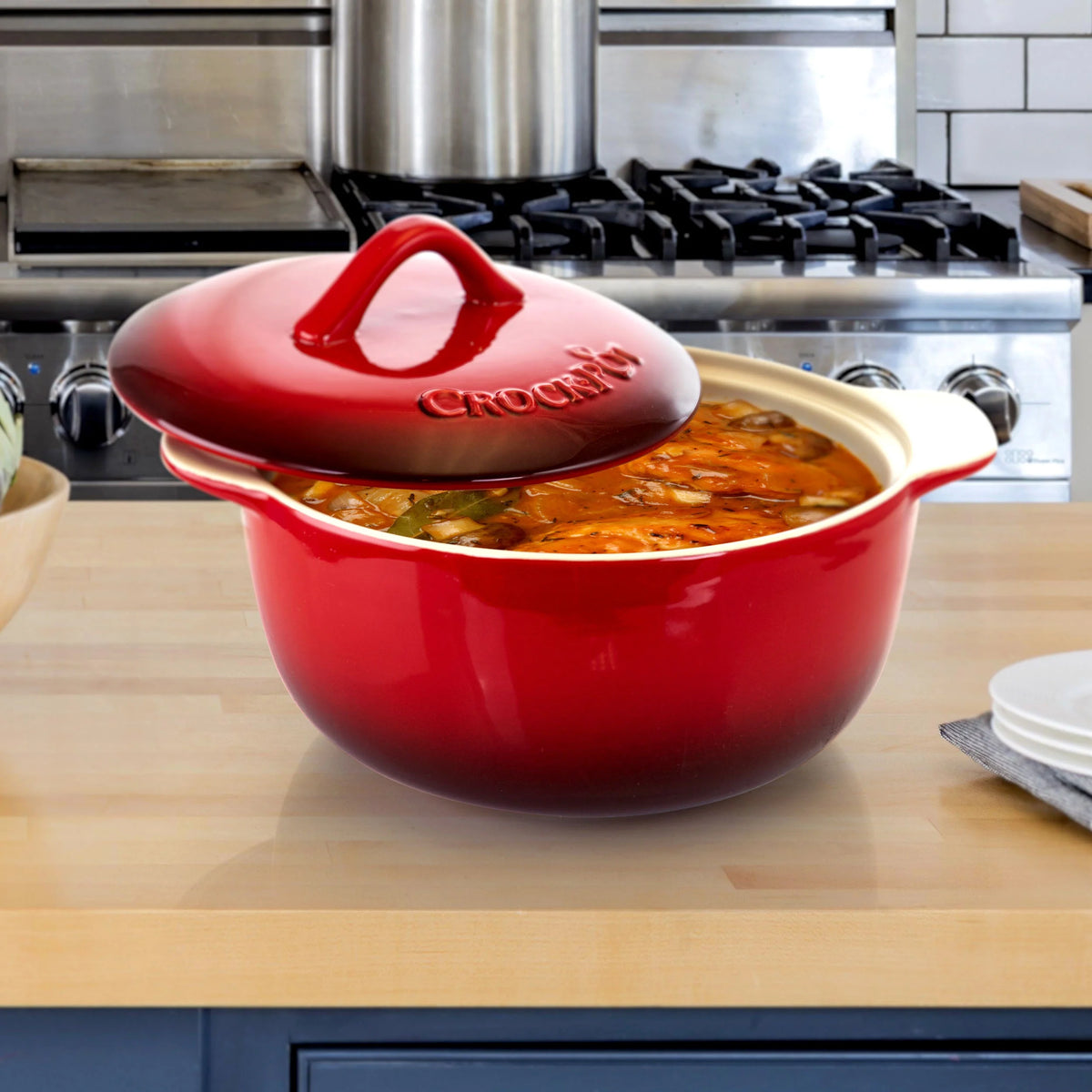2.3 Quart Round Stoneware Casserole with Lid in Red A388228