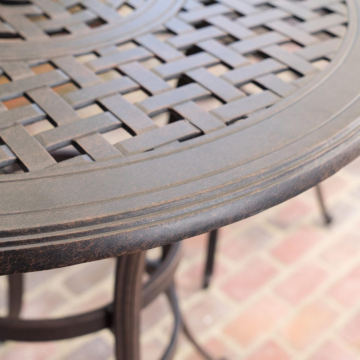 Cast Aluminum Round Bar Table J63928