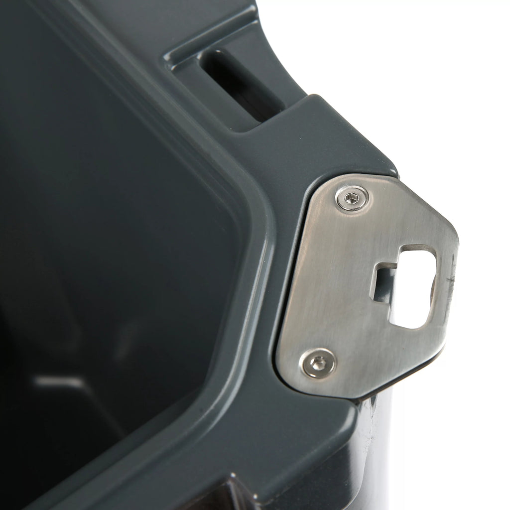 26 Quart Roto-Molded Cooler O254