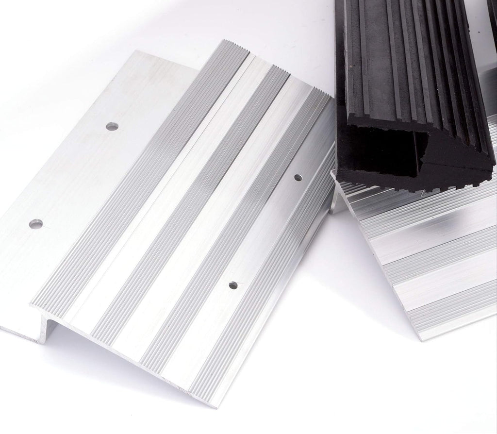 Truck and Trailer Loading Ramp Kit with Aluminum Brackets and Rubber Feet, Pack of 2 J7570