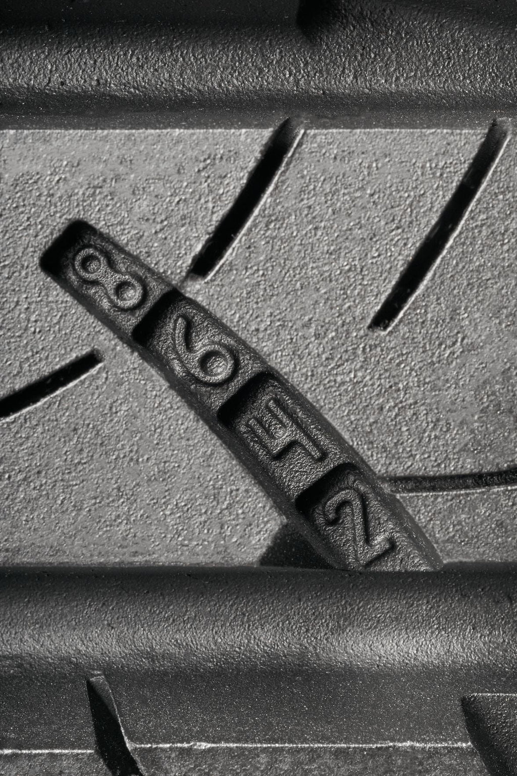 235/65R18 106V All-Season Tire K483868