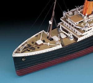 1/400 Scale Plastic Titanic Kit A319553