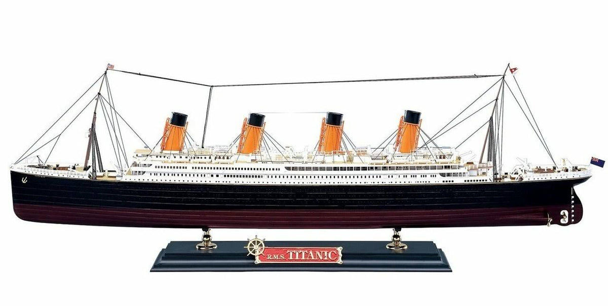 1/400 Scale Plastic Titanic Kit A319553