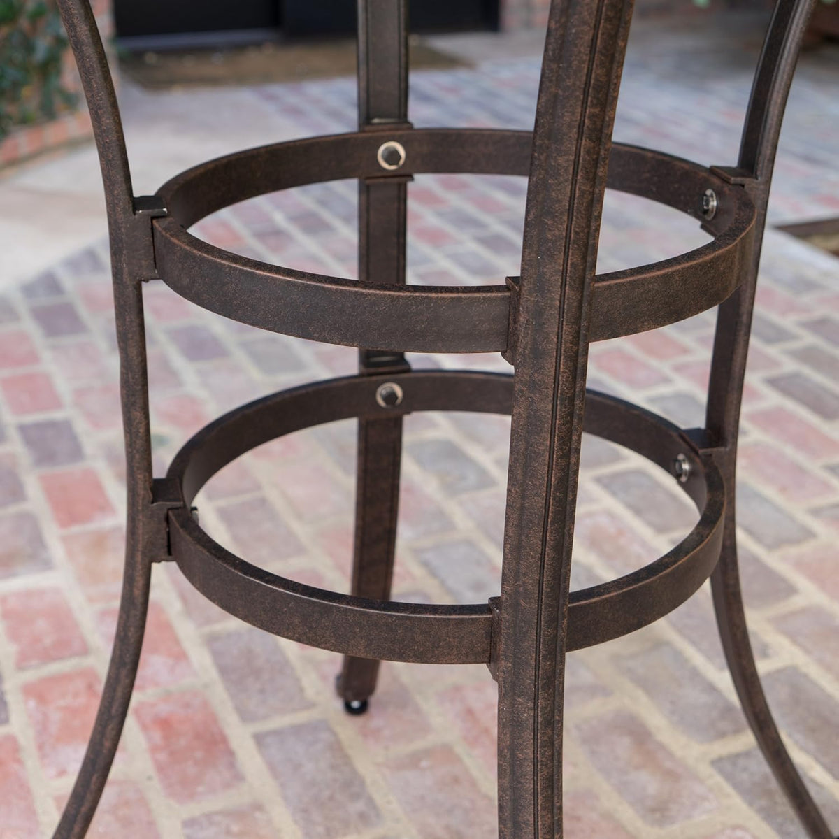 Cast Aluminum Round Bar Table J63928