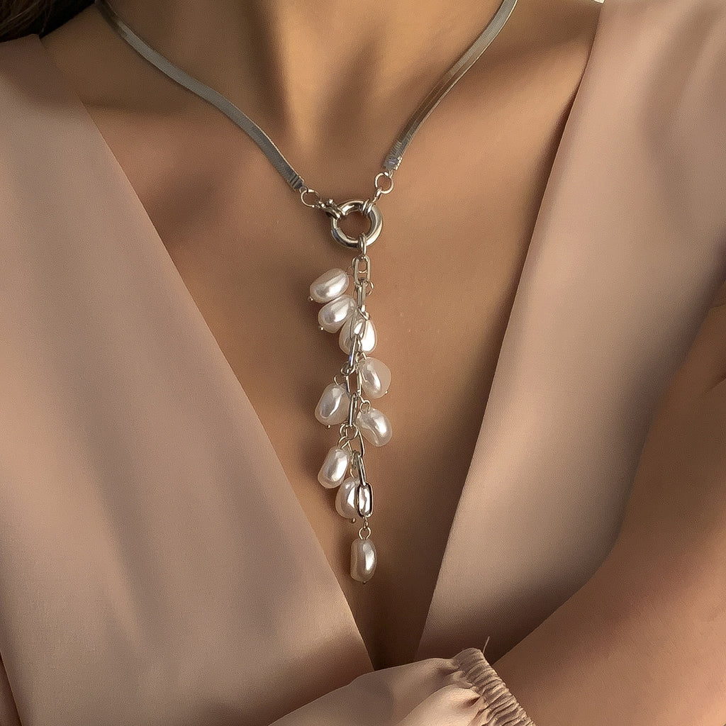 Faux Pearl Pendant Necklace F7940