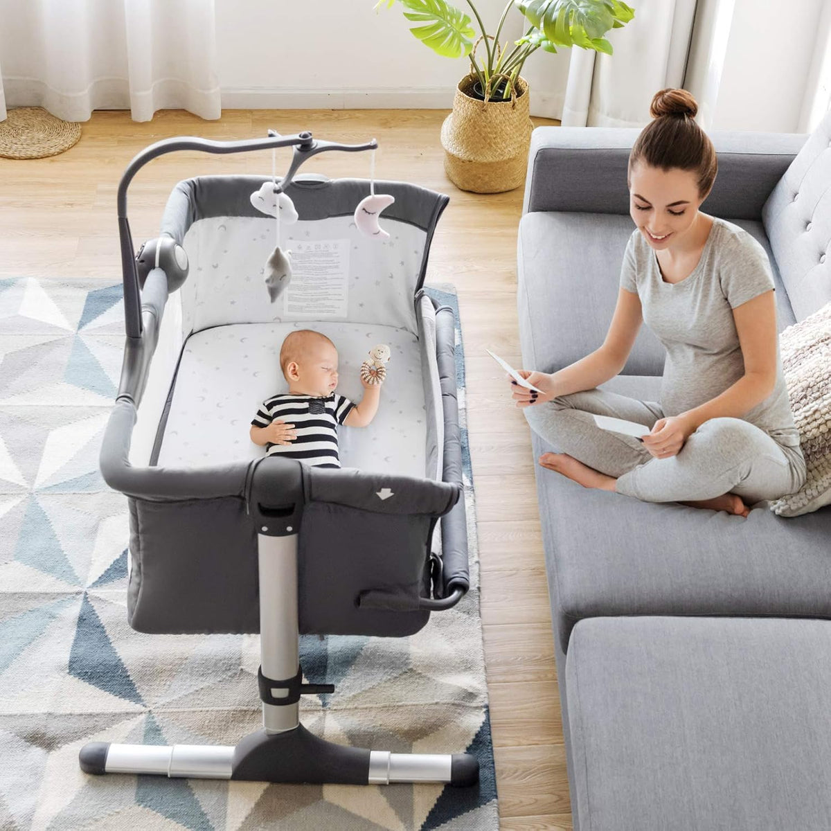 Light Grey Baby Bedside Bassinet with Mattress and Carrying Bag H585302